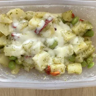 彩りバジルポテトのチーズのせのパックを開けたところ