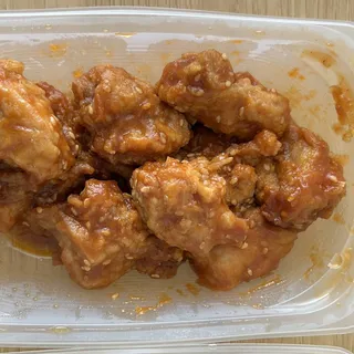 辛くないヤンニョムチキンのパックを開けたところ